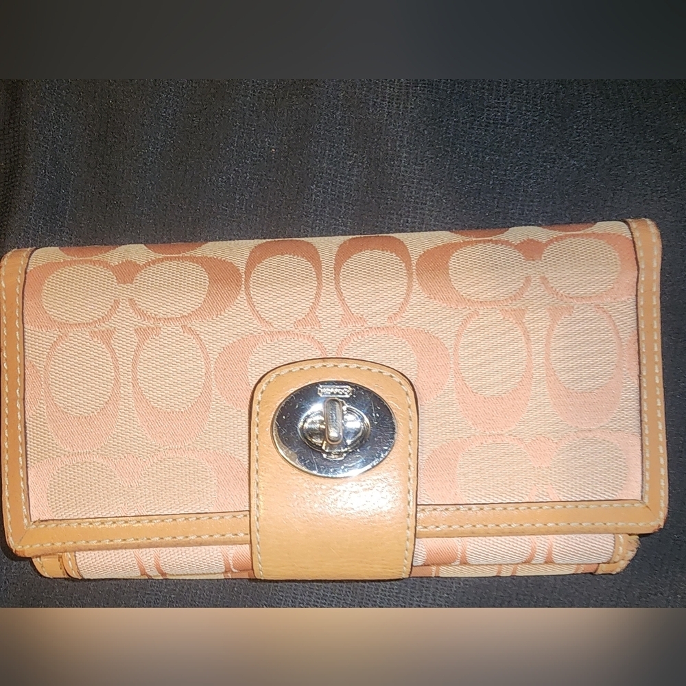 Vintage authentic COACH TURN LOCK WALLET